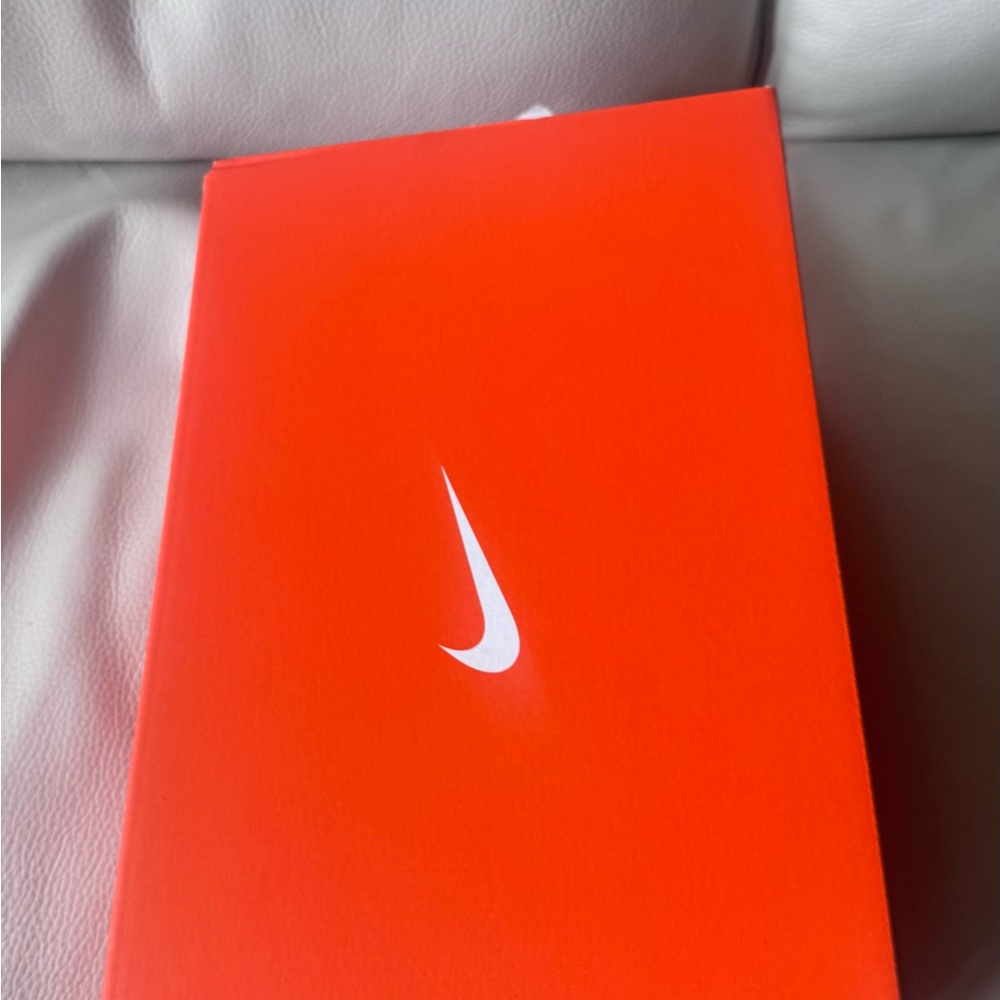 BRAND NEW- Nike Women’s White and Pink Sneakers with Blue Accents - Picture 5 of 5